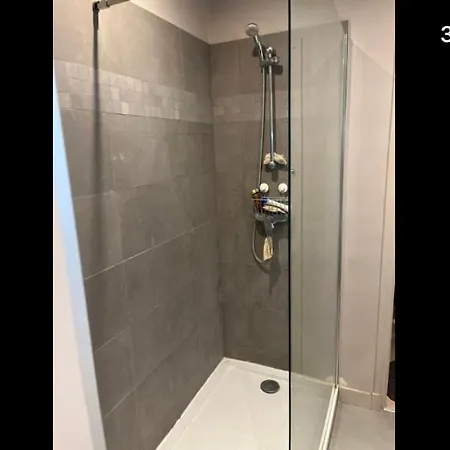 Luxueux Pavillon Grande Familiales 4 Pax Avec Grand Jardin Et Balcon Pensionat Bagneux (Hauts-de-Seine)